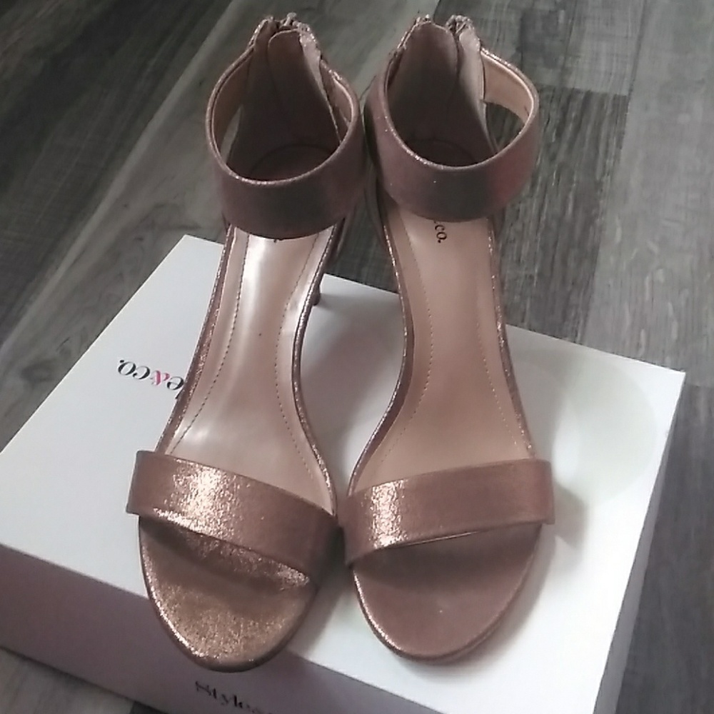 Shoes - Picture 2 of 5